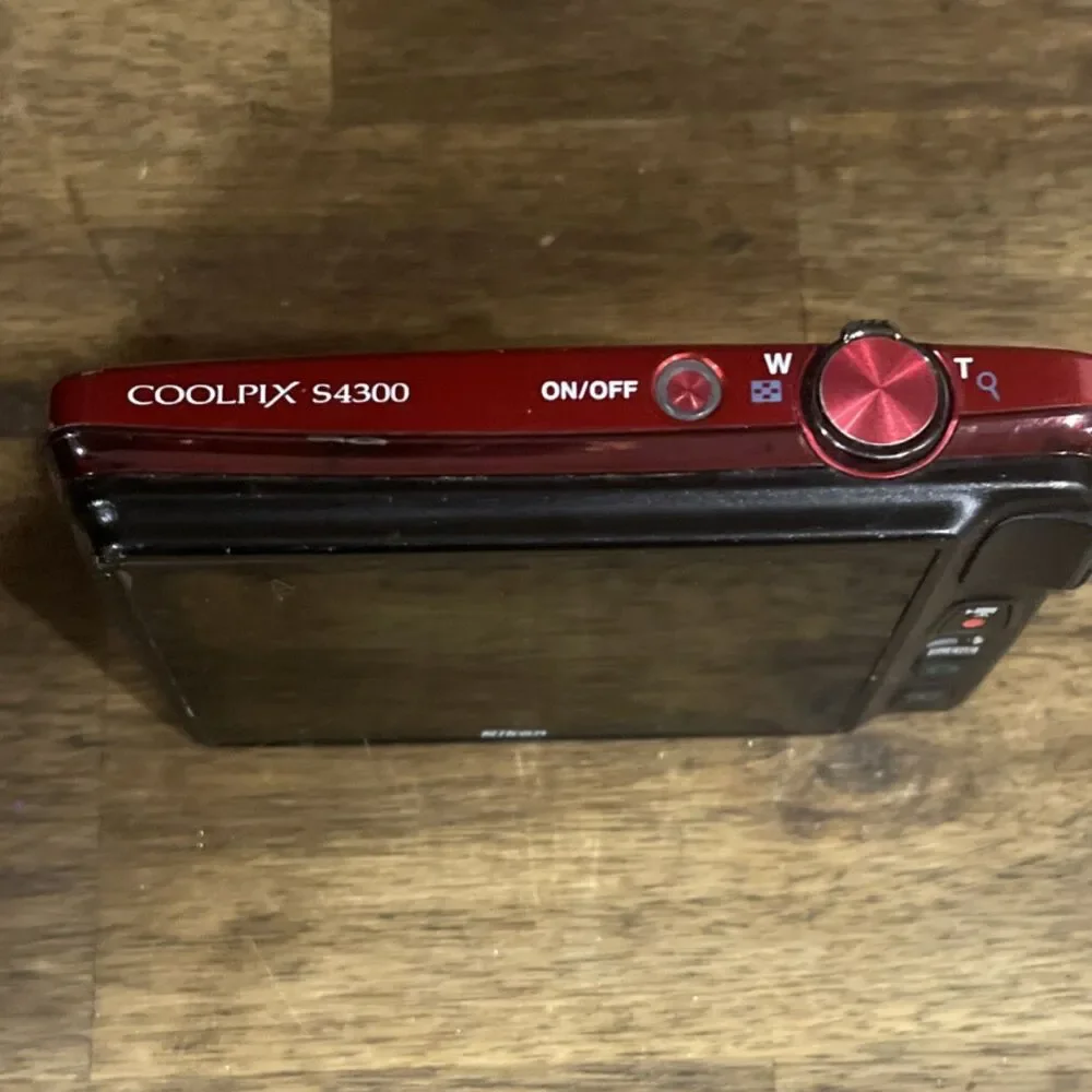 Nikon COOLPIX Red Point & Shoot Digital Camera 5x Zoom Built-in Flash USB